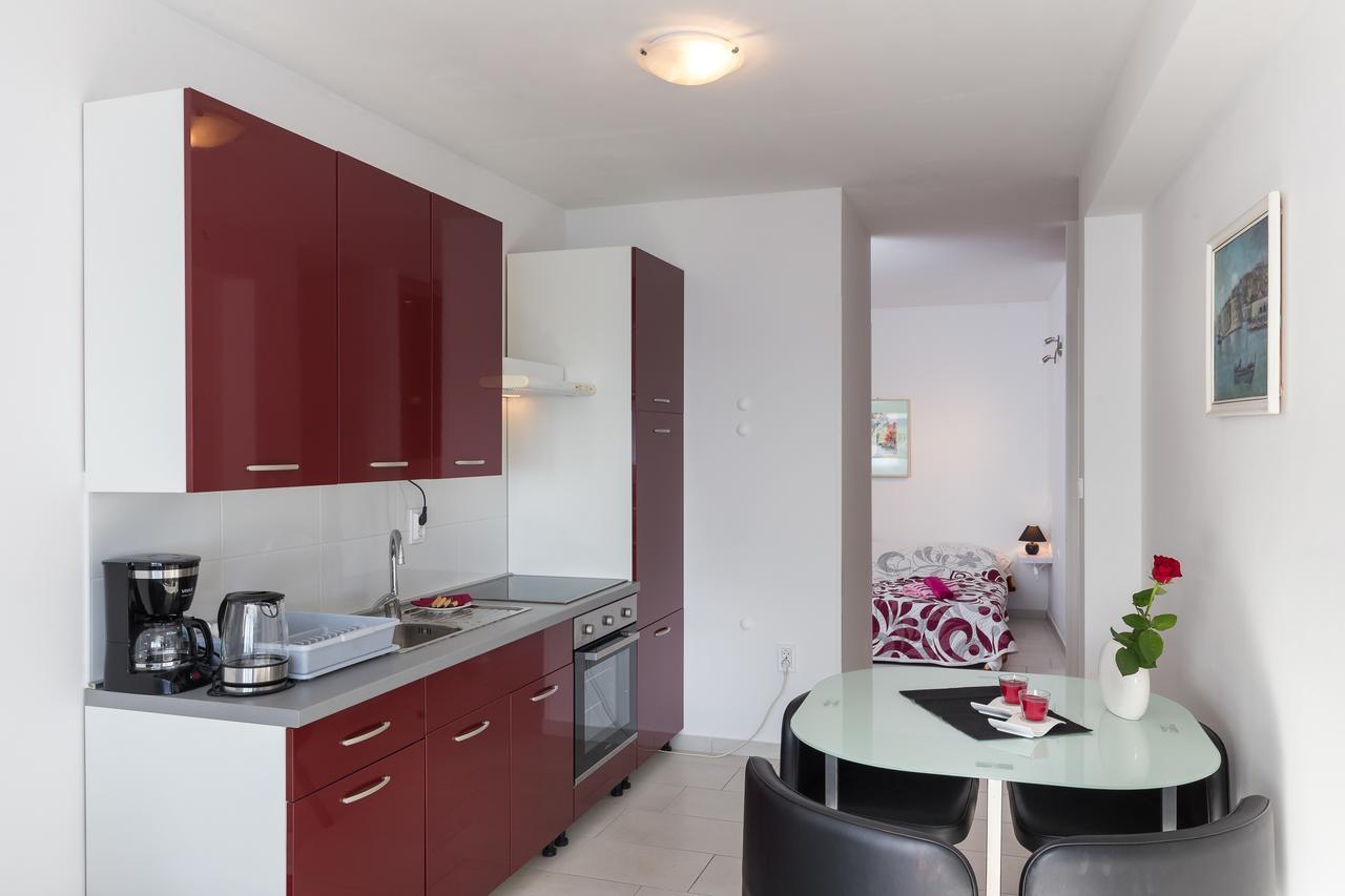 Luna Apartment